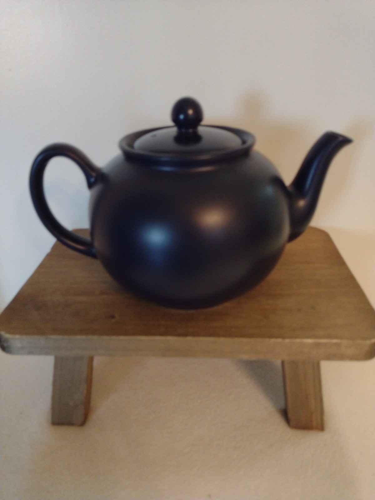 Vintage Pristine England Matte Dark Blue 6 Cup Traditional Teapot
