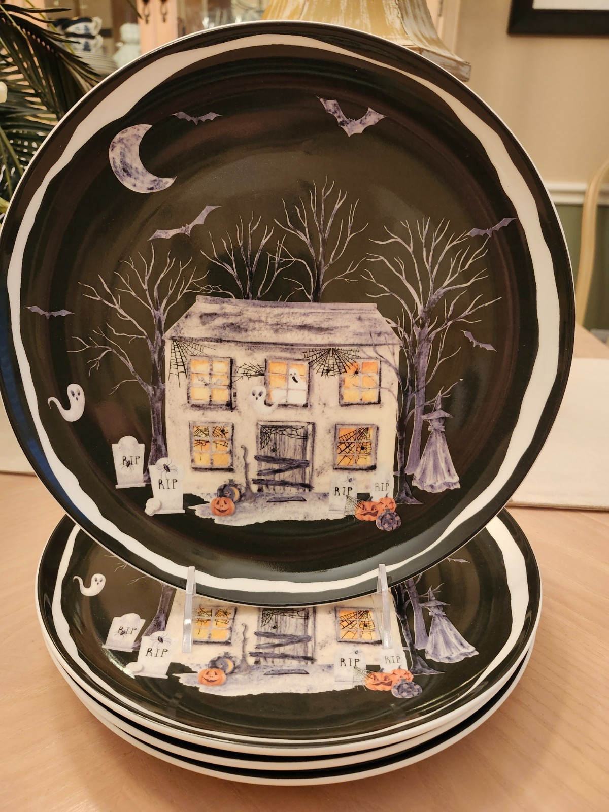 POTTER’S STUDIO HALLOWEEN HAUNTED HOUSE DINNER PLATES SET OF 4 WITCH GHOST