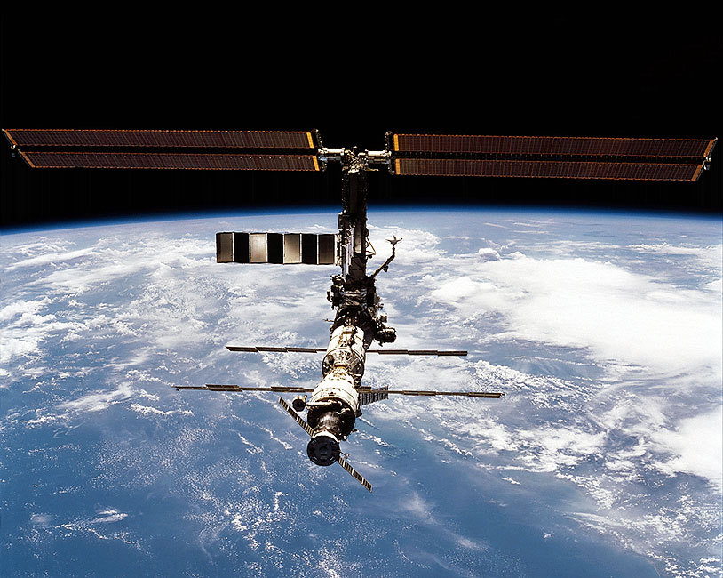 INTERNATIONAL SPACE STATION UNDOCKING STS-102 11×14 GLOSSY PHOTO PRINT