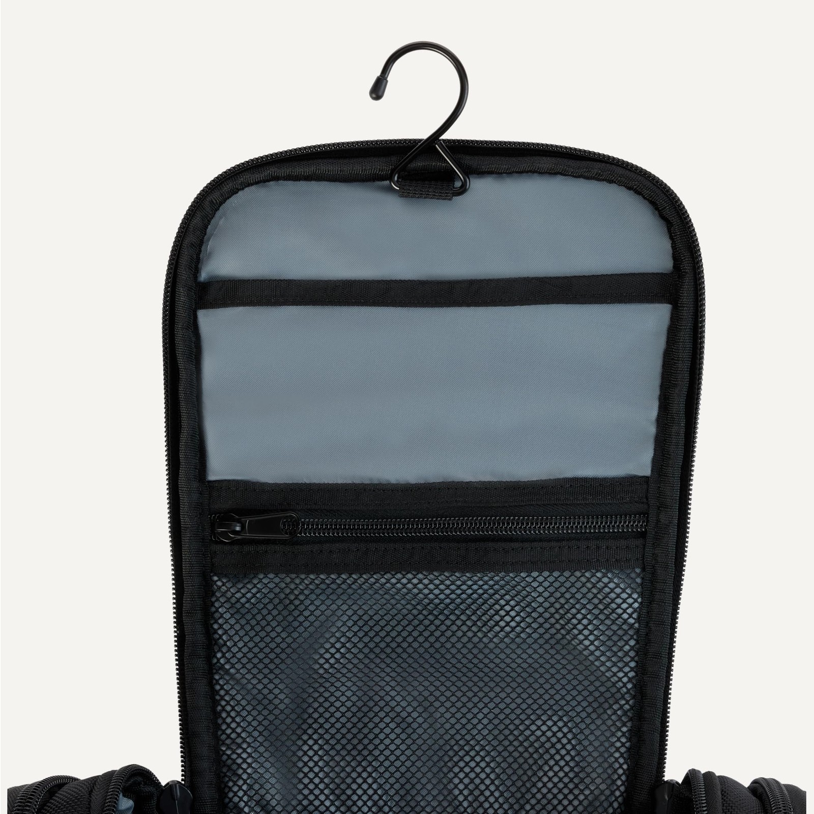 Amazon Essentials Spacious Toiletry Bag, 10 x 8.25 x 3.5 inches, Black