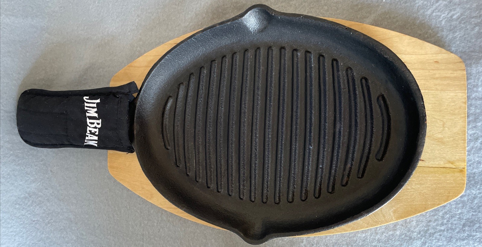 Jim Beam Pre-Seasoned Cast Iron Skillet Set Includes Handle Mitt Wood Trivet