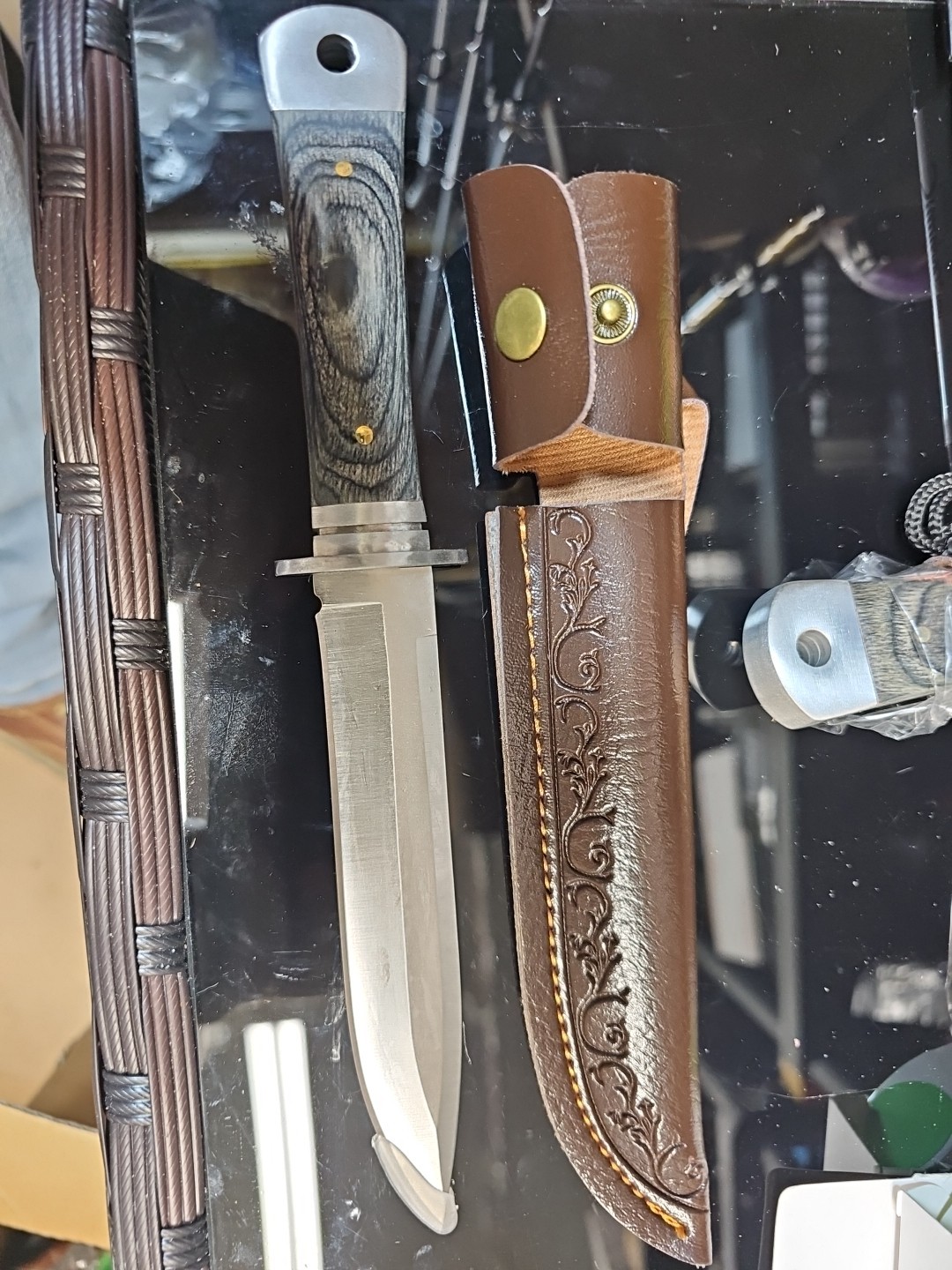 Hunting Knife 5.2 Inch Stainless Steel Blade. Sheath Included