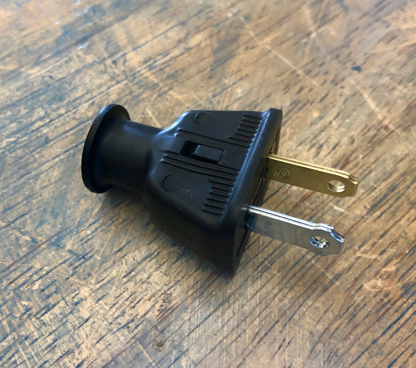 2 Prong Electrical Plug – Black rubber shell, polarized male plug connector