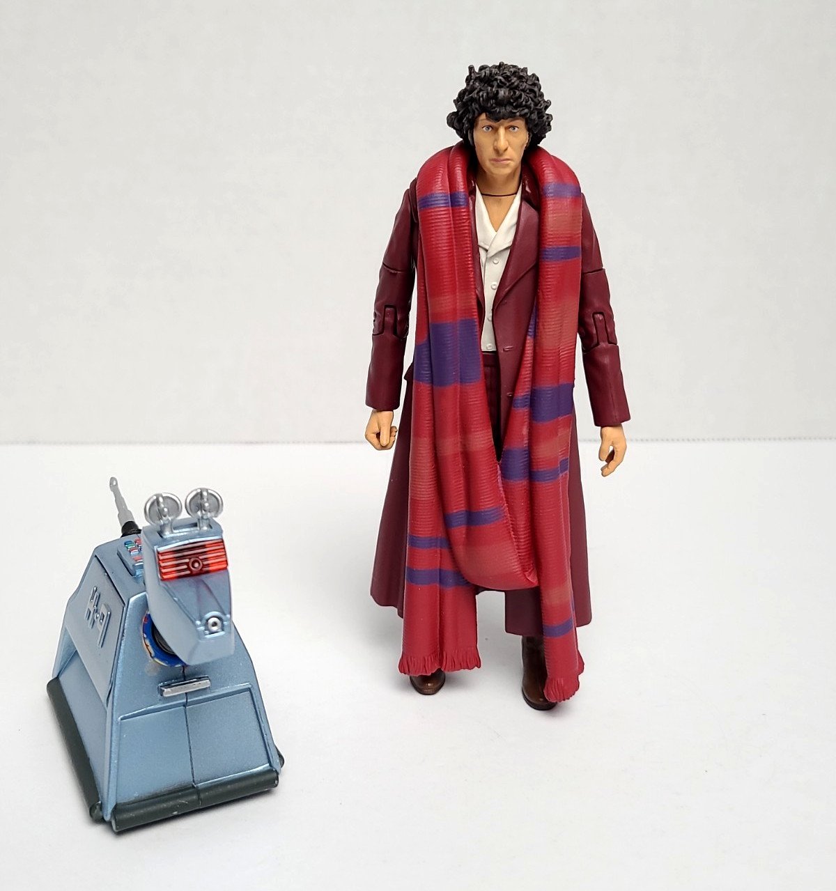 Doctor Who Warrior’s Gate Figure Set (Fourth Doctor, K-9) (Burgundy) (Tom Baker)