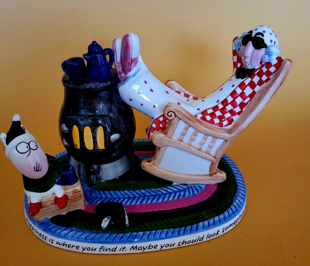 Hallmark Shoebox Maxine Rocking Chair Tea Light Figurine 5.5″x7.25″ Classic