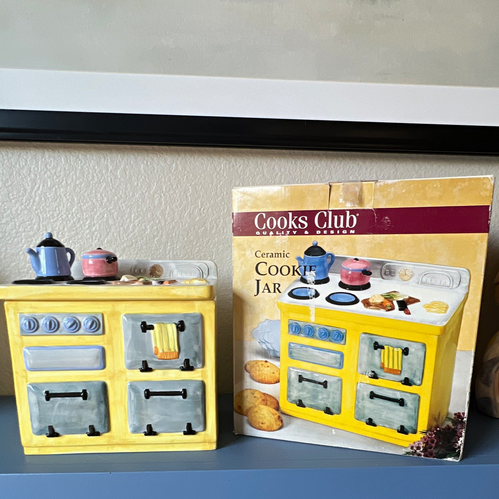 Cooks Club Ceramic & Porcelain Cookie Jar Yellow Stove/Oven Design w/ Lid
