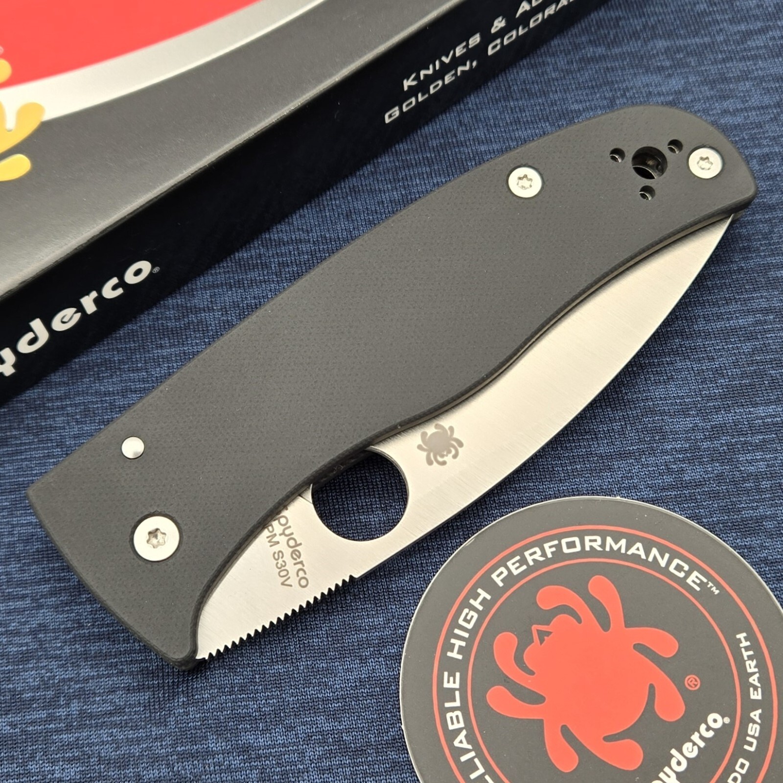 Spyderco Bodacious CPM-S30V Satin Leaf Blade Compression Lock Black G-10 C263GP