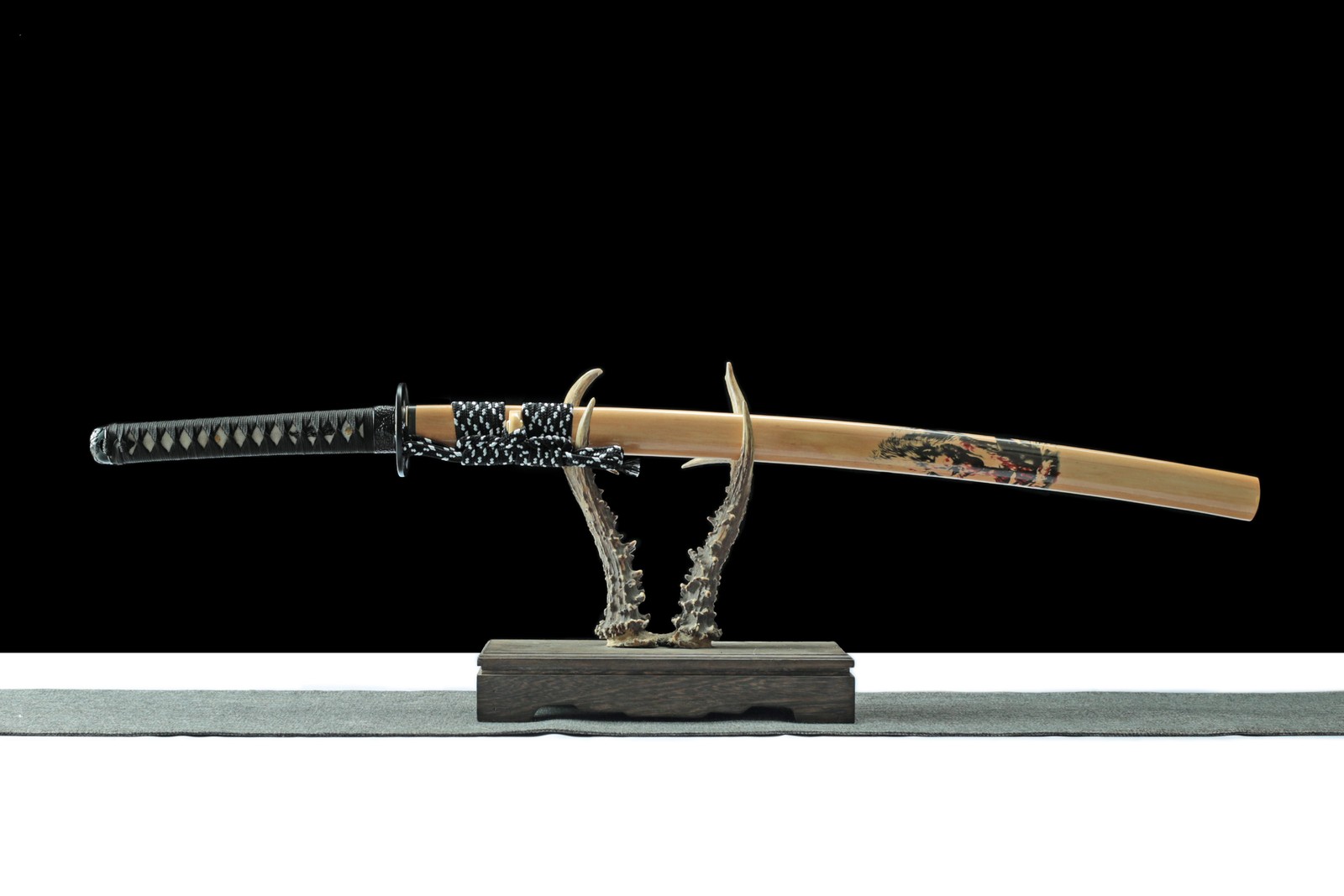 Wolf Theme Japanese Samurai Katana Sword Razor Sharp Damascus Steel Full Tang