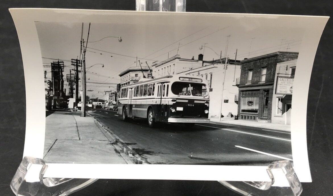 Trackless Trolley Bus Toronto Transit Commission TTC #9114 Route 89 Weston Photo