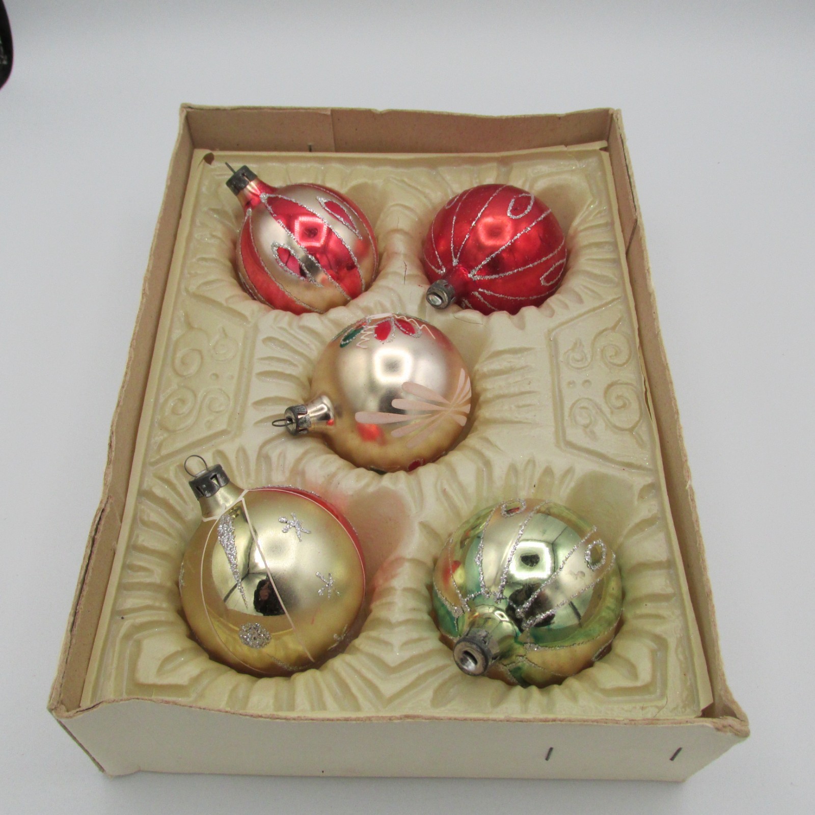 VTG 5 Commodore Christmas Classics European Hand Painted 2 1/4″ Glass Ornaments