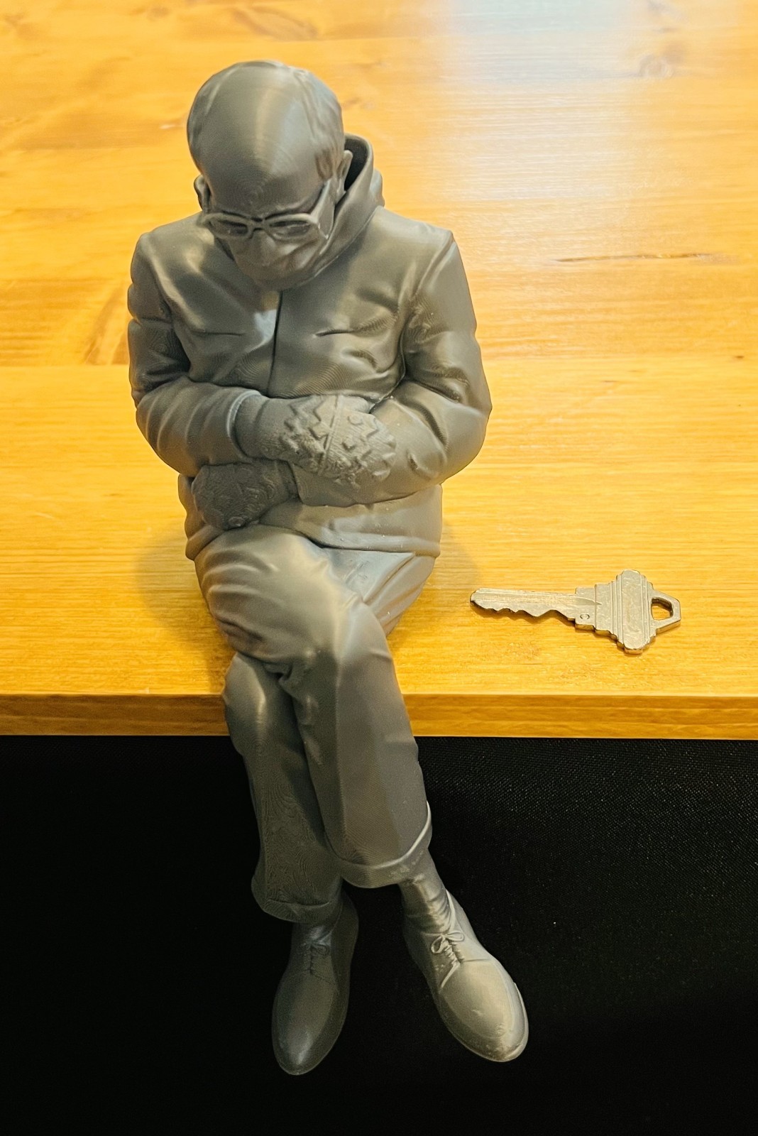 3D printed sitting Bernie Sanders – Collectuble statue (Biden inauguration)