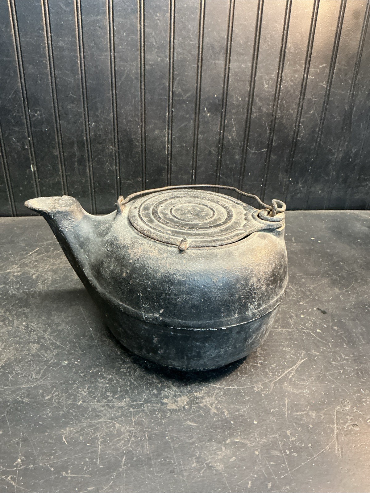 Antique Vintage Cast Iron Teapot Kettle Coffee Pot Swivel Lid Free Shipping