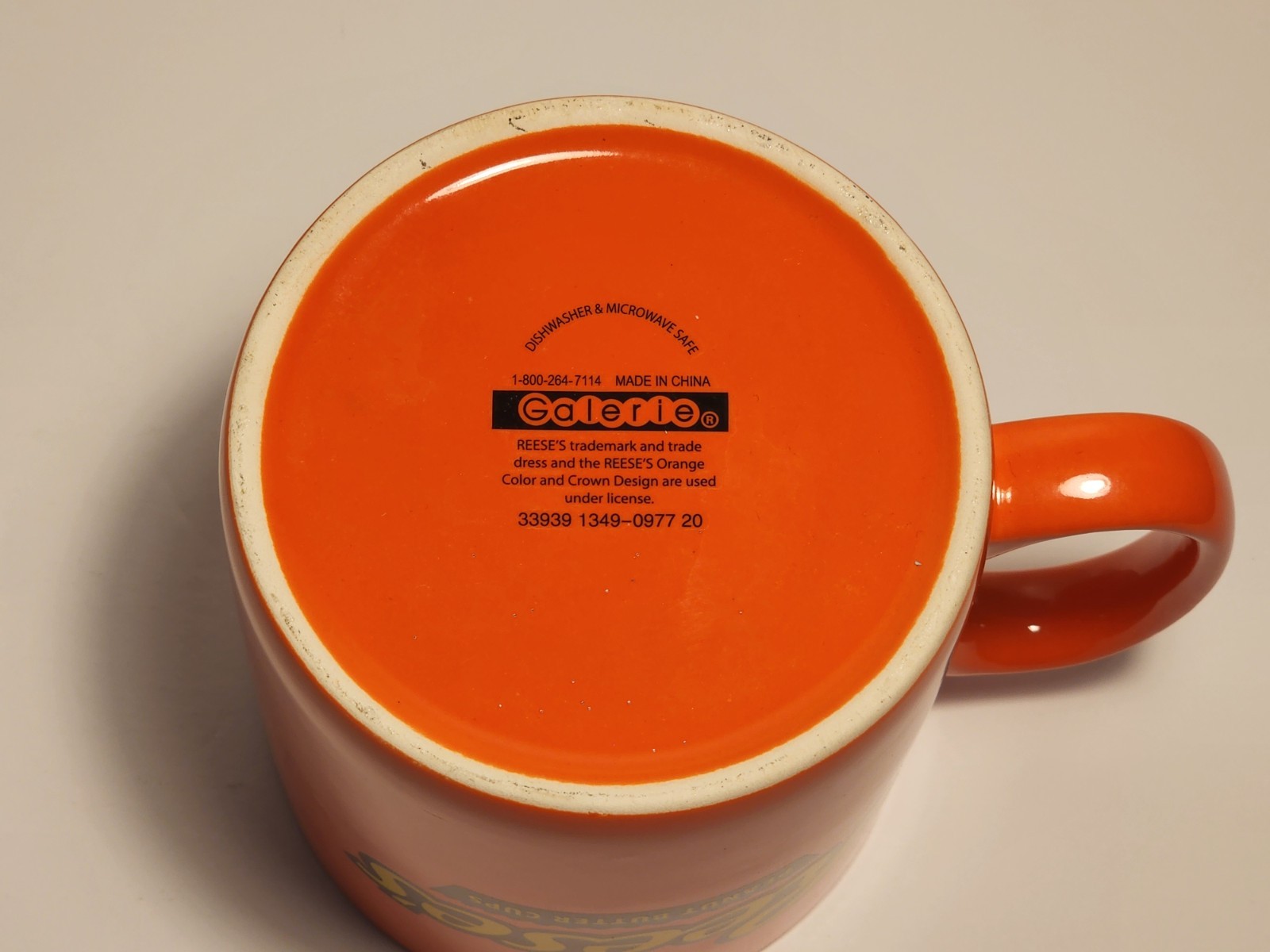 REESE’S HUGE PEANUT BUTTER CUP ORANGE LOGO XL JUMBO COFFEE MUG 32 OZ CUP