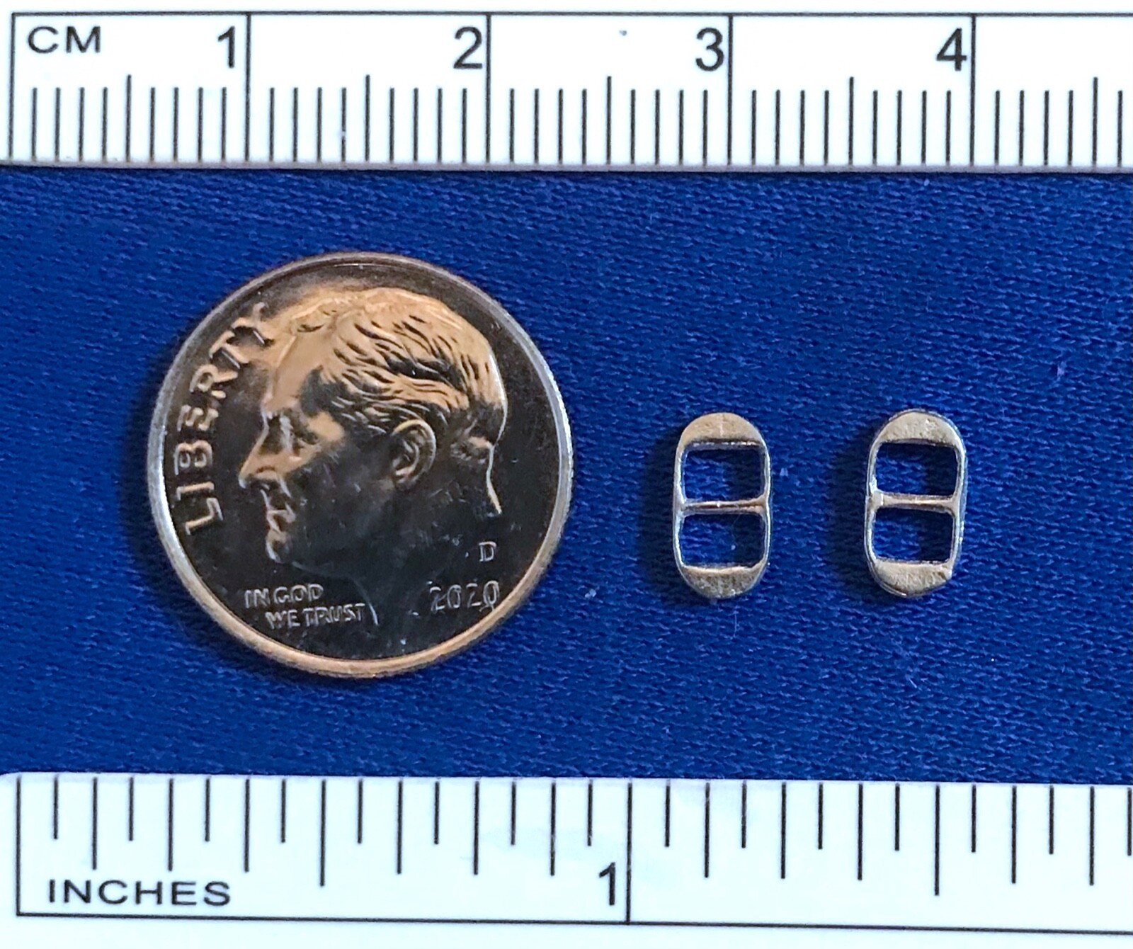 RDLC Traditional 1:9 Model Horse Scale OVAL BUCKLES for 1/8″ (3mm) Lace – SILVER