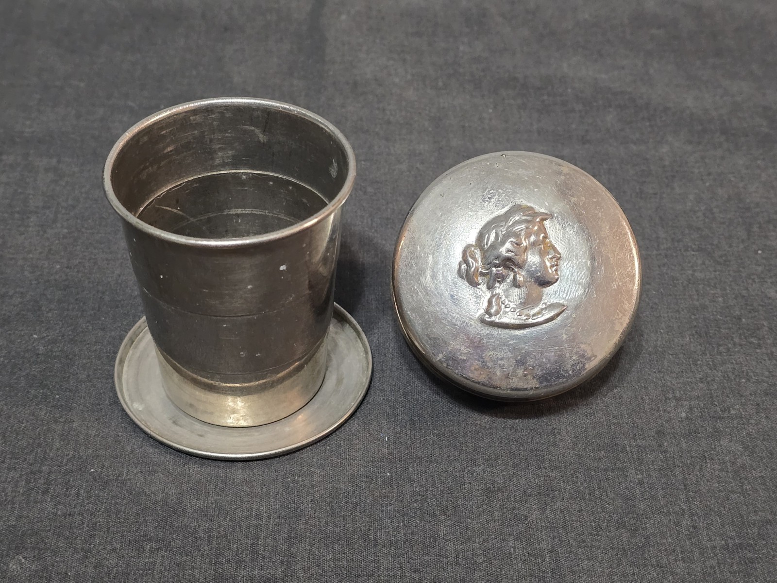 Vtg Telescoping Collapsible Aluminum Drinking Cup W/ Woman Cameo Lid
