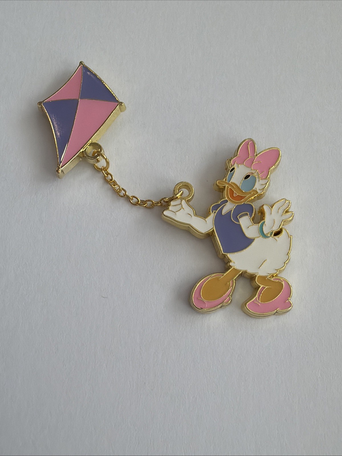Disney Loungefly Mickey and Friends Kite Pin Daisy Duck Disney Pin A3