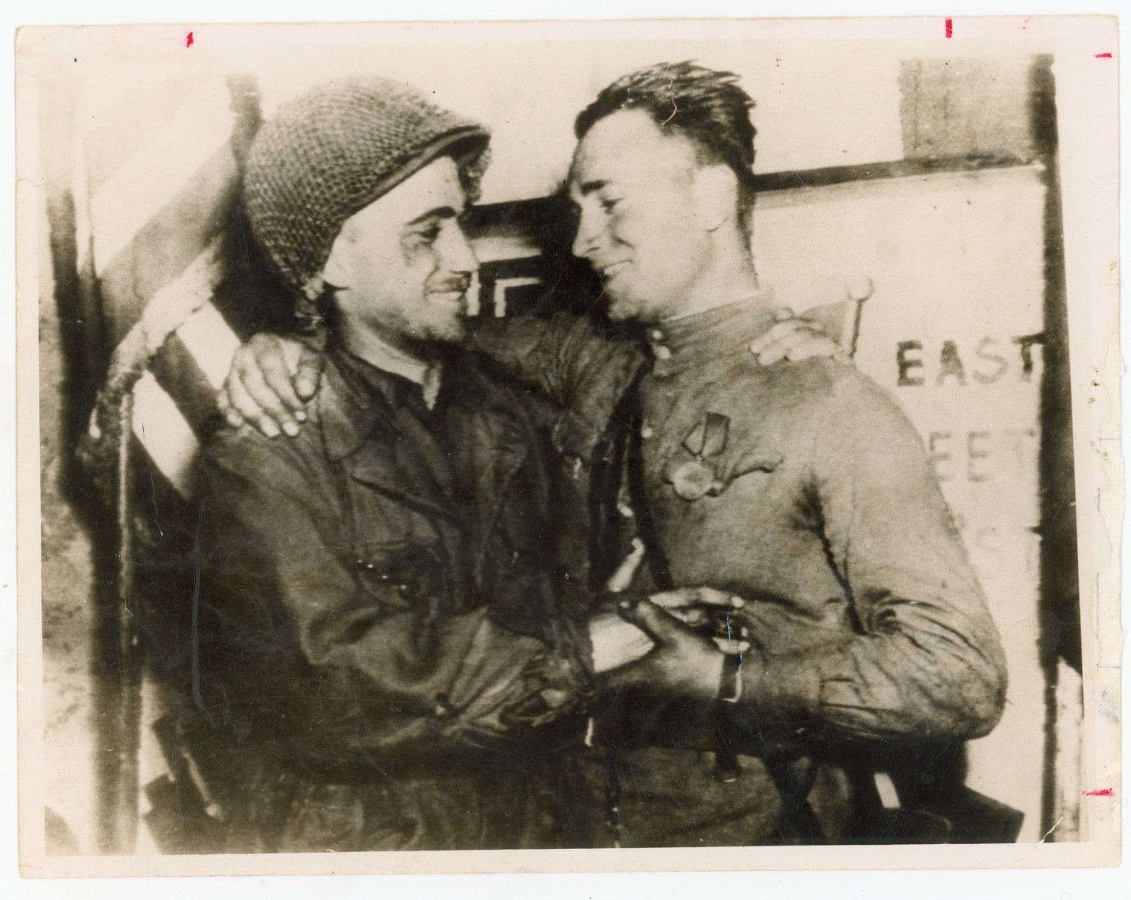 WWII Press Photo Soviet & US Troops Meet Elbe River 1945 Original Signal Corps