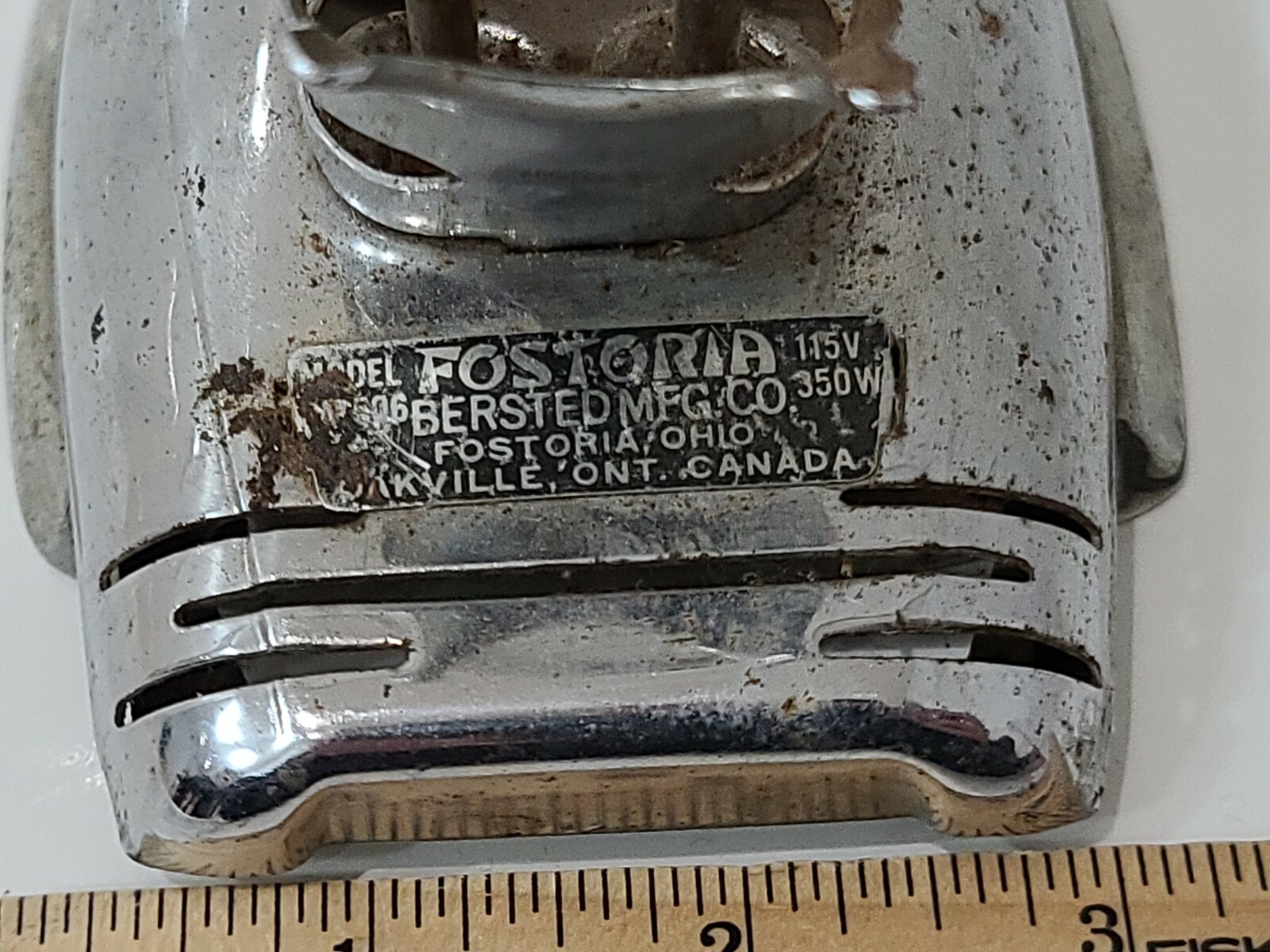 FOSTORIA BERSTED MFG. CO IRON MODEL 506, MID-CENTURY old clothes Wooden Handle