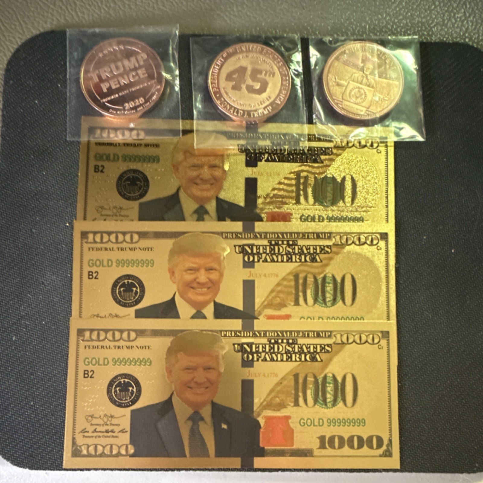 Donald Trump Pence 2020 Commemorative Coins & Gold Novelty Bills Set