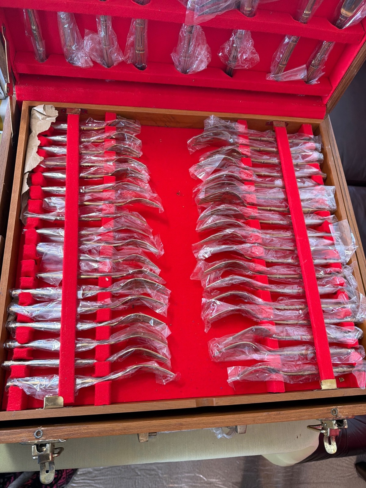 cutlery solid bronze hand made in Thailand, brand new full set is here