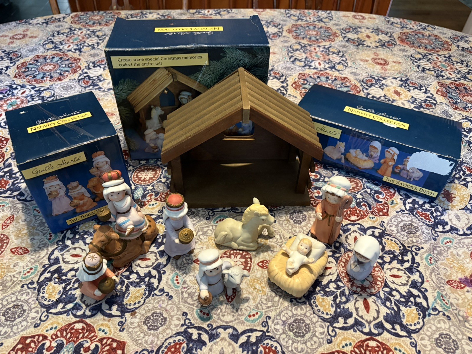 Nativity 8 Piece Gentle Hearts Nativity Collection Hallmark Demdaco Carlton 1990