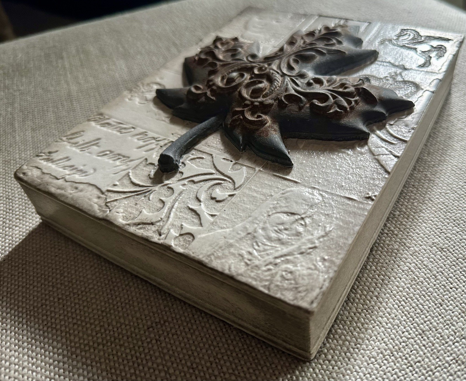Sid Dickens Memory Block T-517 Maple Leaf-Retired
