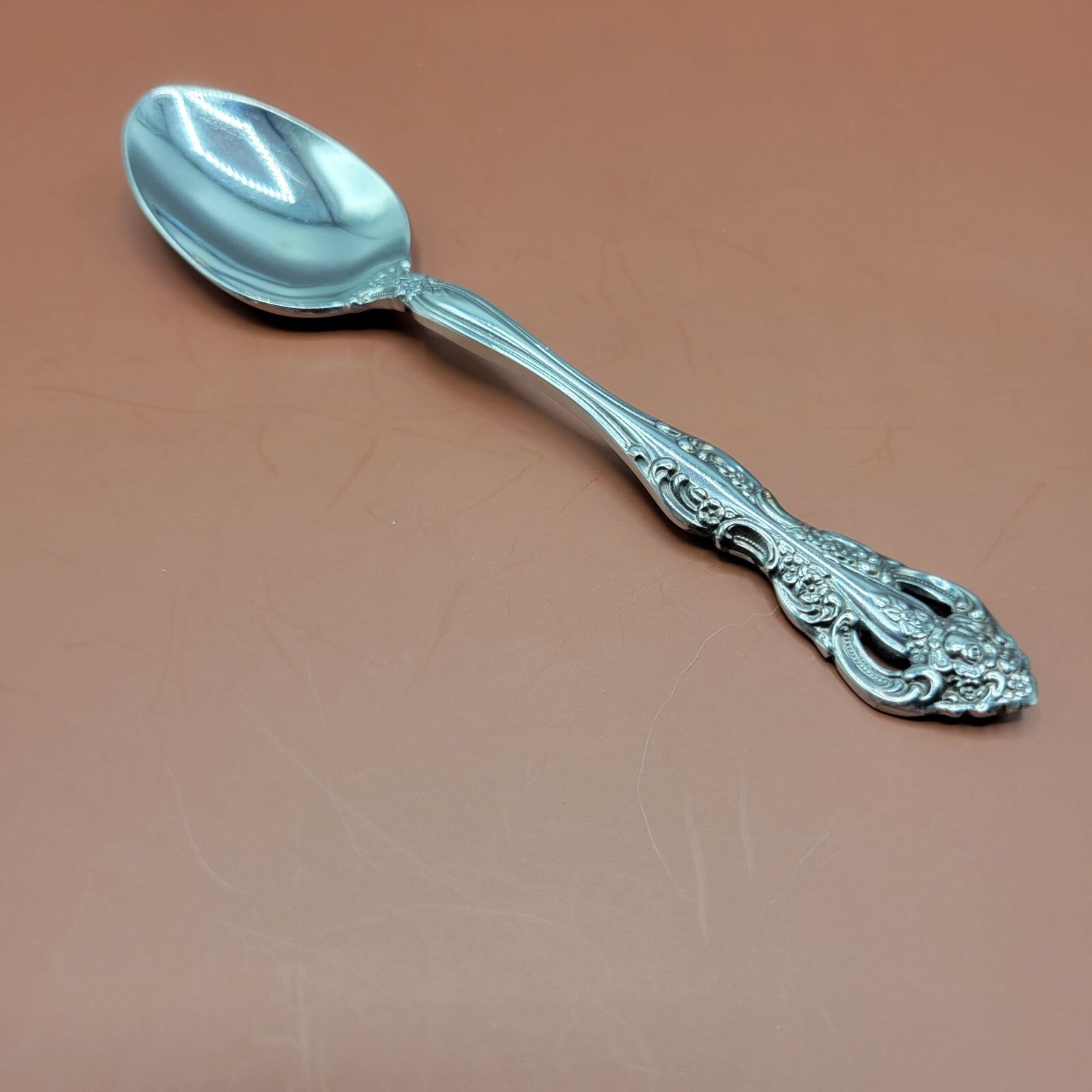Vtg Set Of 4 Imperial Intl Chalmette Oval Soup Spoon Floral Design Korea 7 1/8in