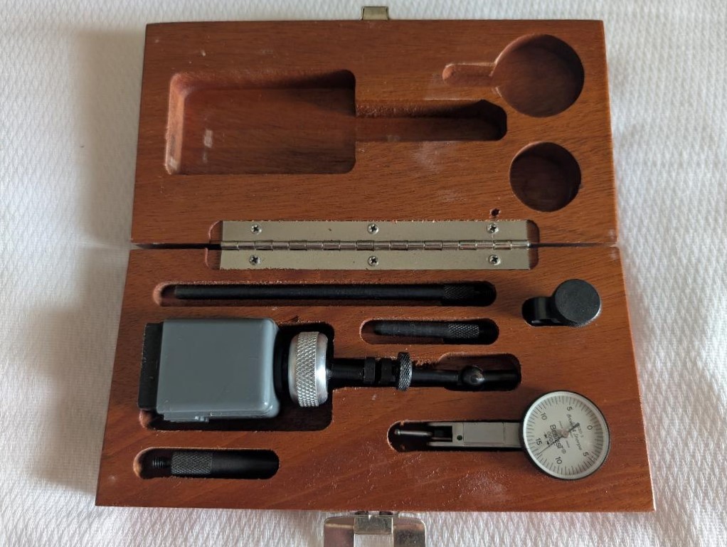 Brown & Sharpe BesTest Dial Test Indicator 7030-3 Gauge w/Wood Box Last Word