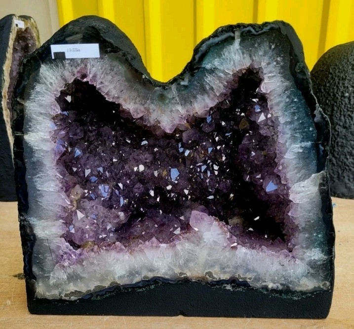 STUNNING Twin Peaks Amethyst Geode Cave Cathedral Church 20KG IMPORT 30x22x18cm