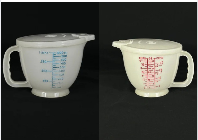 Tupperware #1288 Mix N Store Pour 4-Cup Measuring Pitcher Lid Cap Sheer White