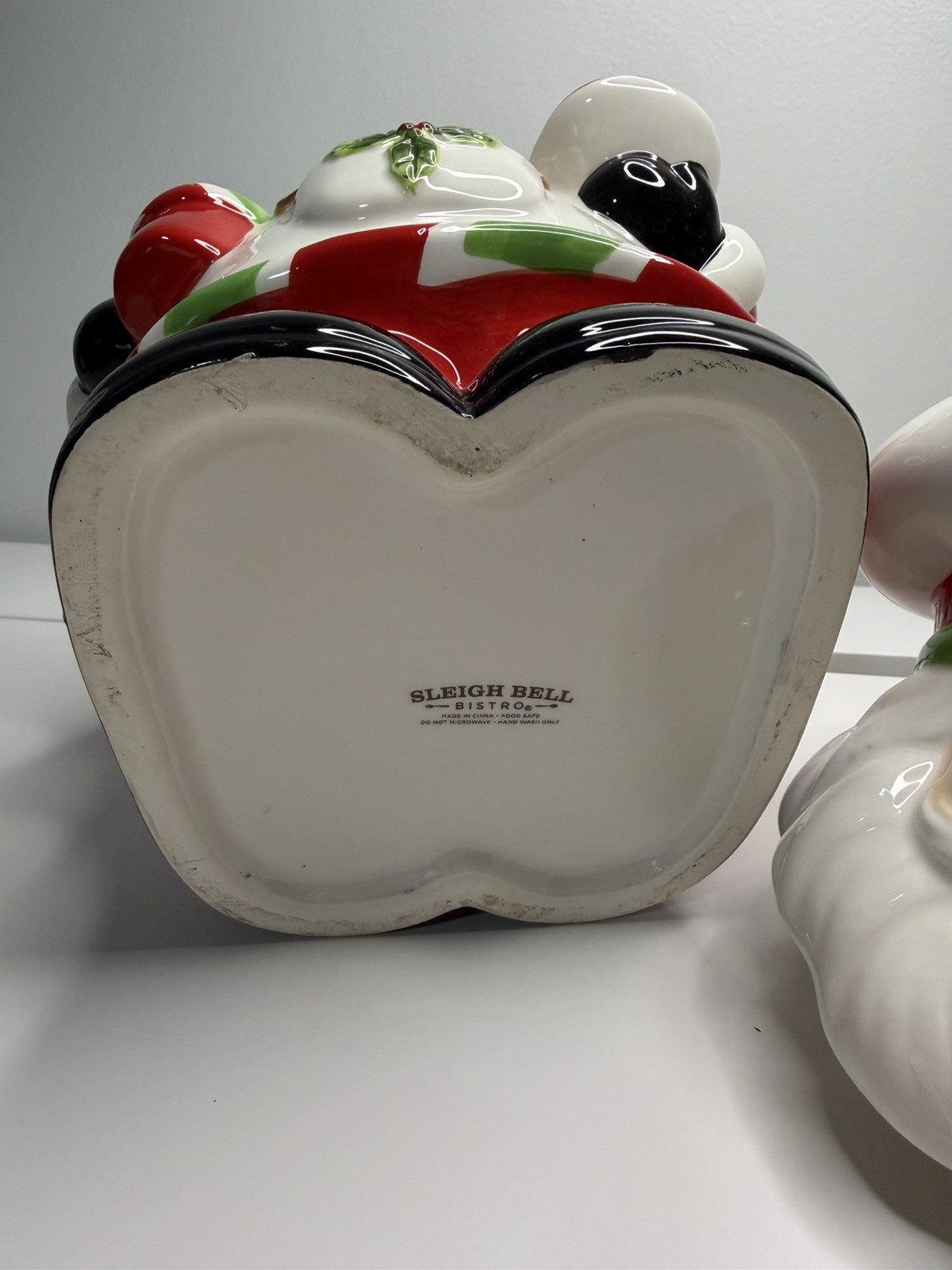 Sleigh Bell Bistro Ceramic Santa With Gingerbread Man Cookie Jar 60oz