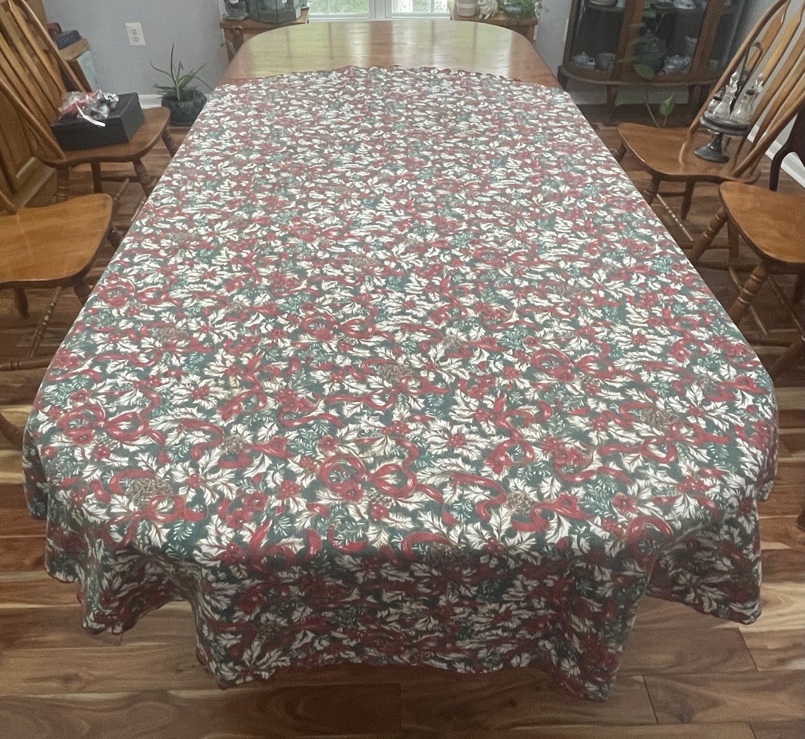 Vintage Table Cloth Christmas Bows Holly Berries Red Green Gold 80 x 60