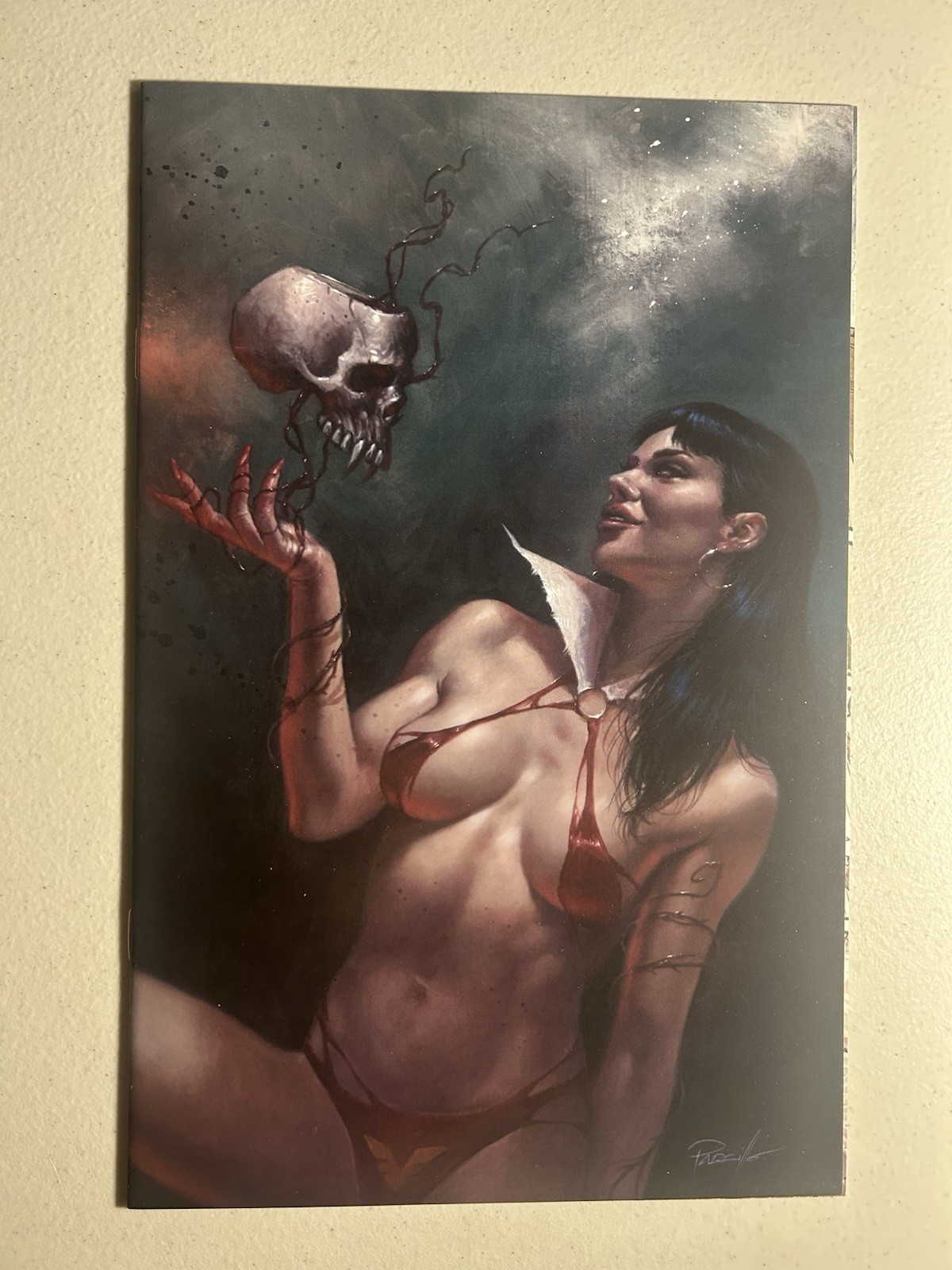 Vampirella #670 Lucio Parrillo Limited Virgin Variant – Grade: NM-/NM