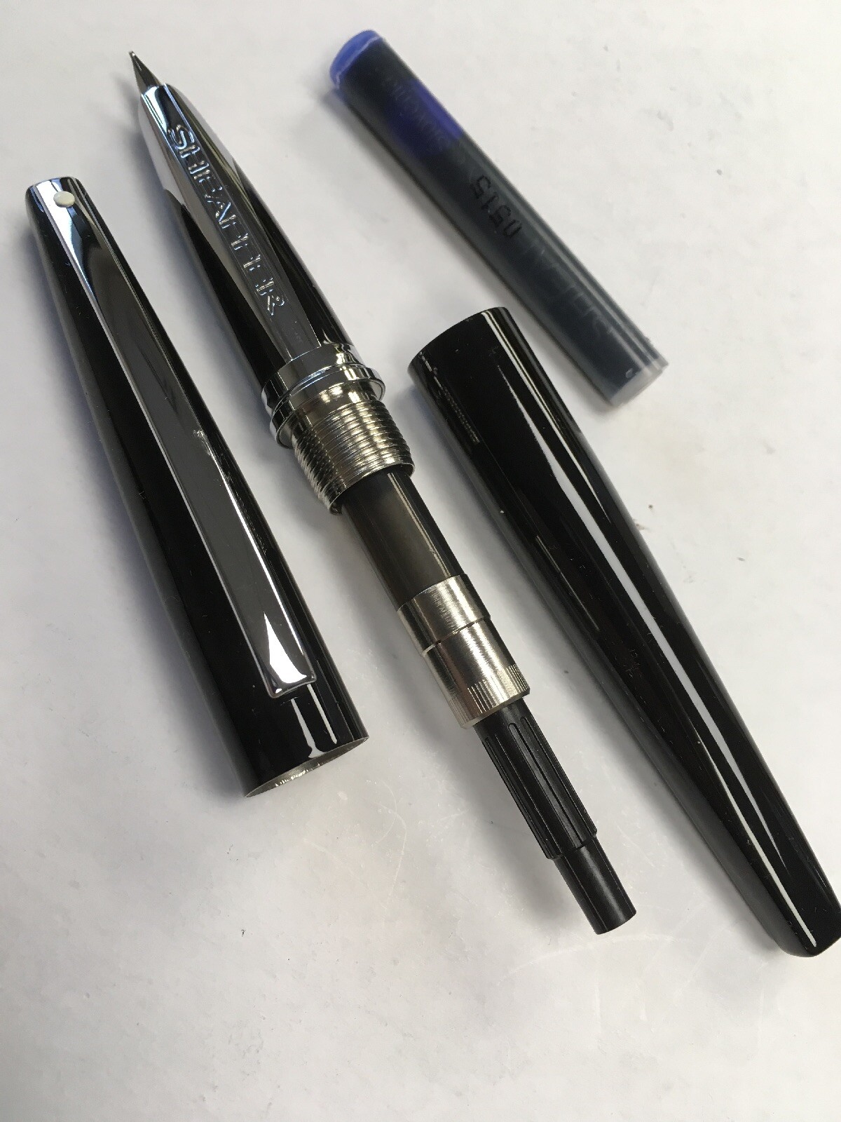 Sheaffer Taranis Gloss Black “M” Nib Fountain Pen