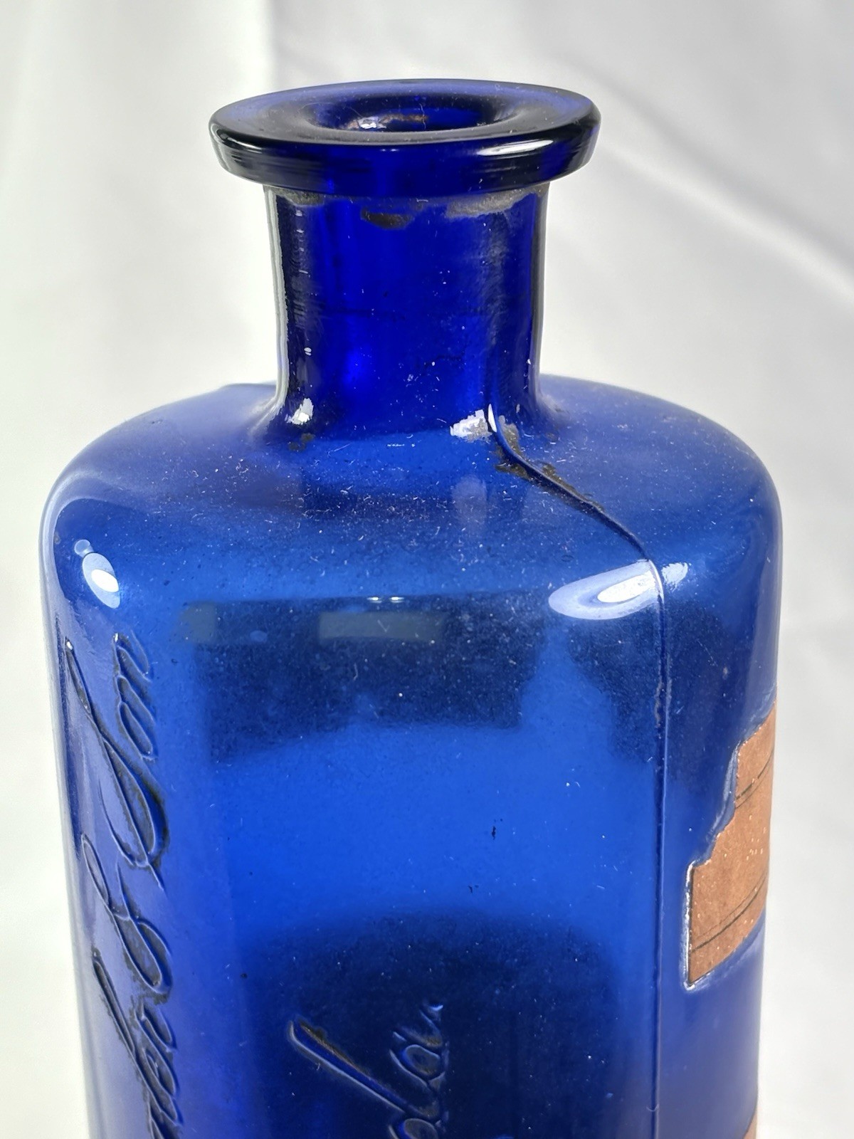 1880S LARGE COBALT EMBOSSED CHEMIST BOTTLE PAPER LABEL PA DANIEL S. DINGLER SON
