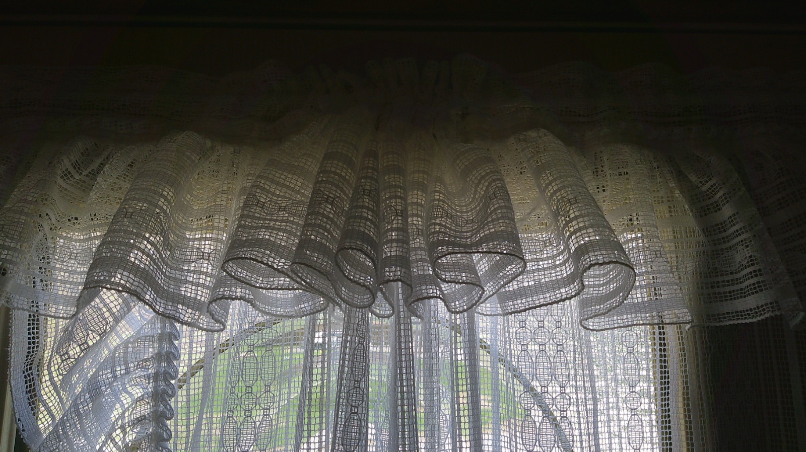 Vintage Protela White Lace Ruffled Curtains Pair Rod Pocket