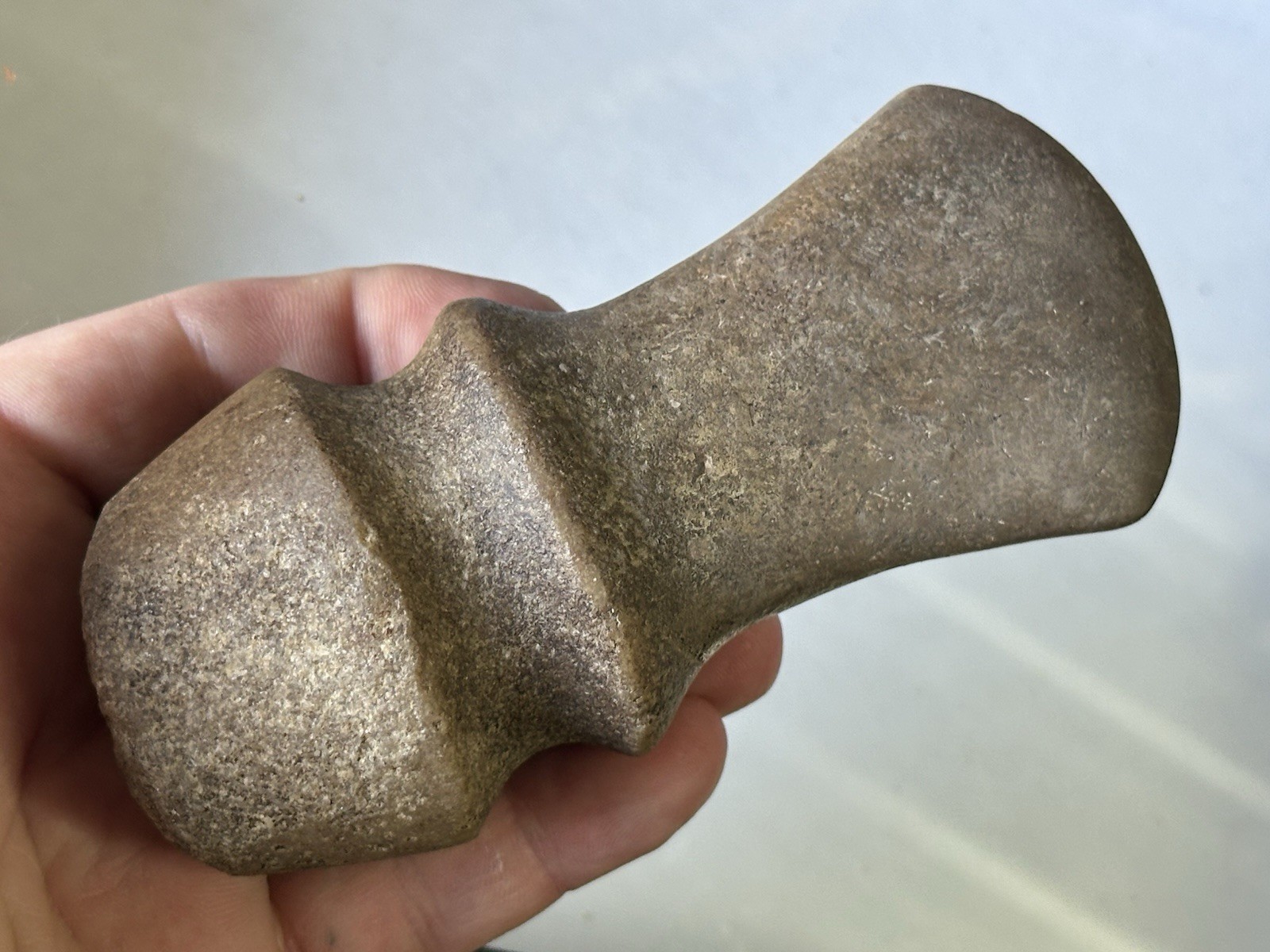RARE OHIO QUARTZ RAISED RIDGE TROPHY AXE FOUND IN RICHLAND CO. OHIO, BARBED AX