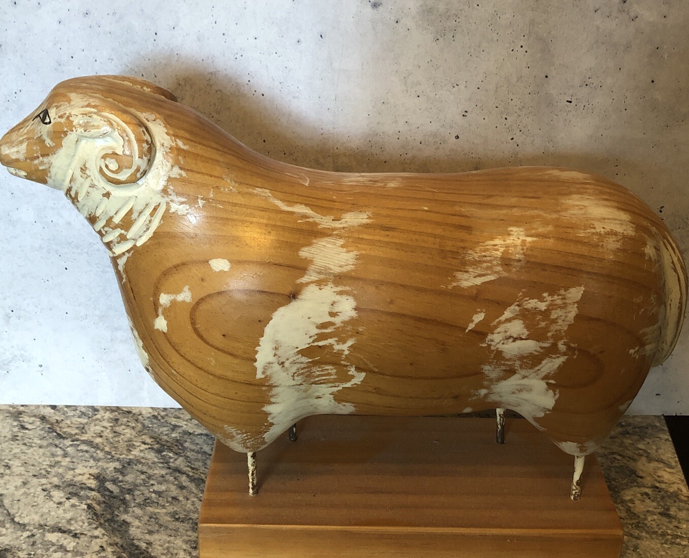Vintage Carved Wood Folk Art Ram Big Horn Sheep Sculpture 11″ H x 15″ l.