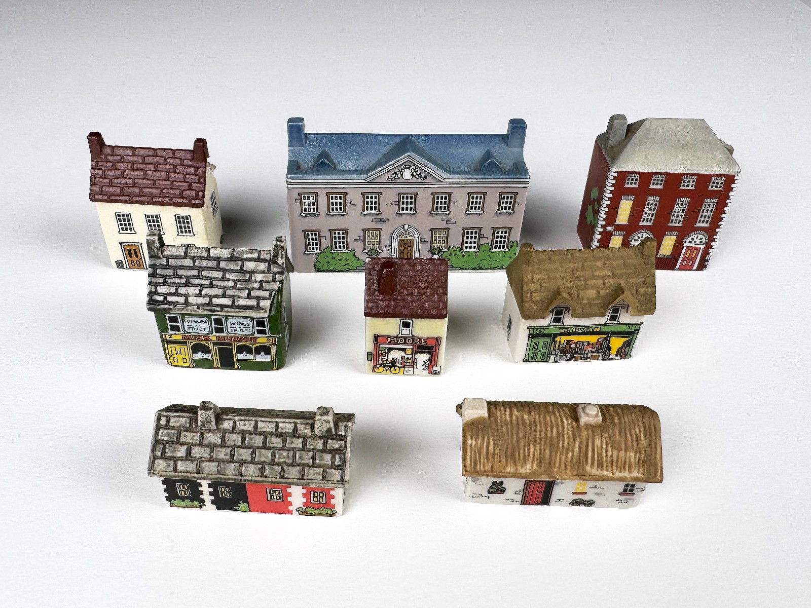 WADE Bally-Whim Irish Village, 1983, complete set 8 buildings, porcelain