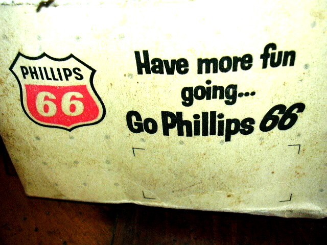 1962 Vintage PHILLIPS 66 Auto Hankies Tissues Box