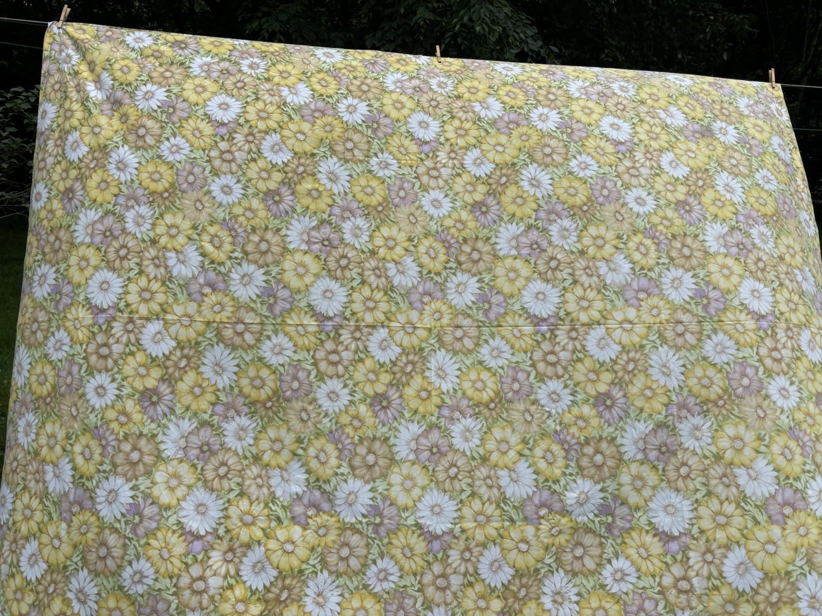 Vintage Boho Yellow Daisy Flat Sheet, Cannon Monticello50/50 Cotton Blend