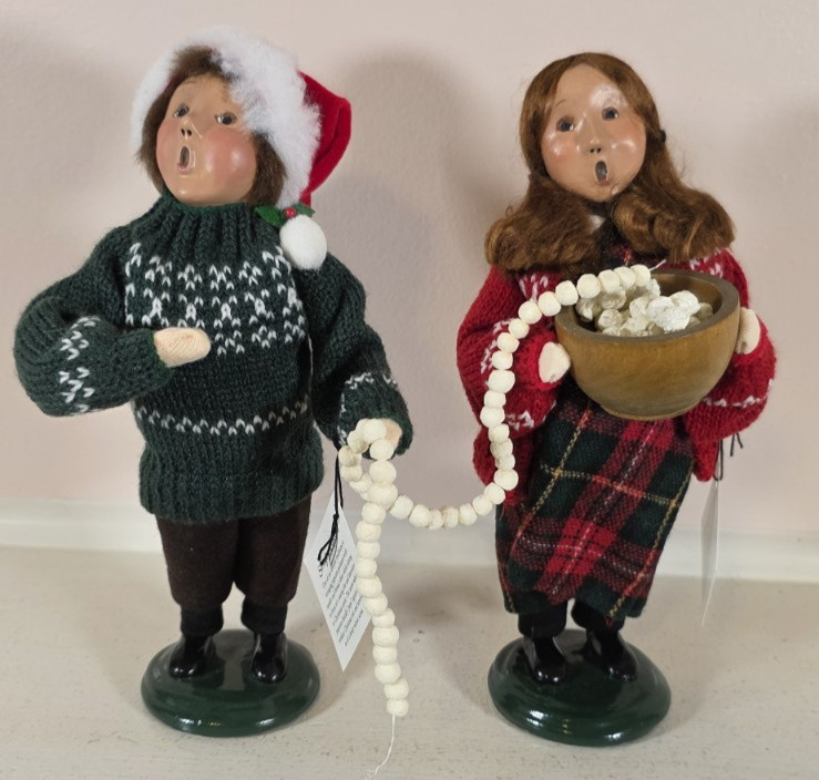 Byers Choice 2005 Christmas Traditions Girl w/ Bowl & Boy Stringing Popcorn