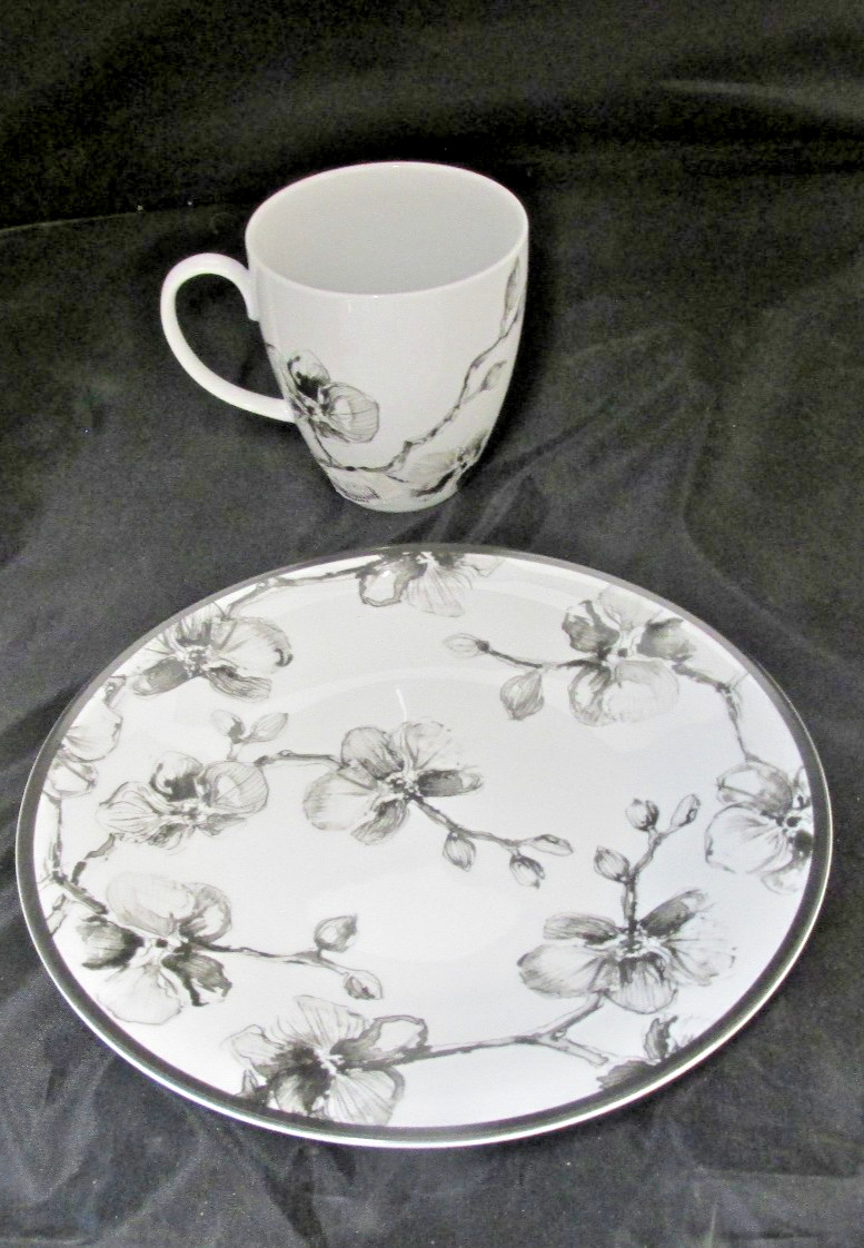 MICHAEL ARAM BLACK ORCHID ONE 8 3/4 IN SALAD PLATE ONE 4 IN HEIGHT MUG