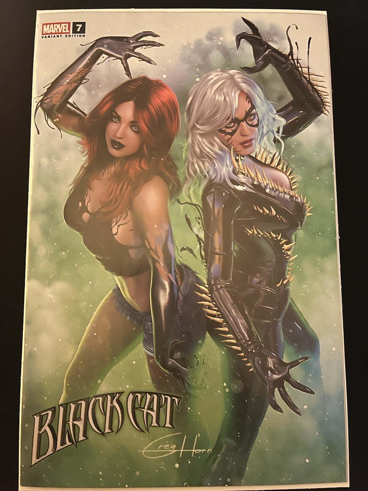 Black Cat #7 🔥 Megacon Greg Horn Variant 🔥 NM LTD 3000 with COA