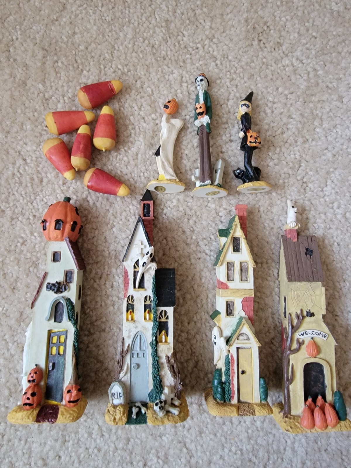 Halloween Village Houses W People Tall Skinny Ghosts Pumpkins 6″ Set of 7