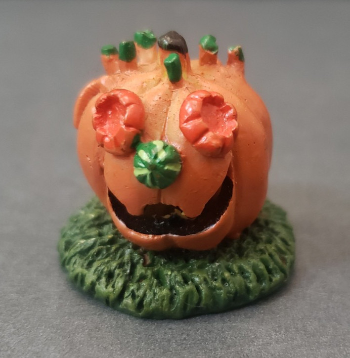 LOT of Lemax Spooky Town Pumpkin Patch Stand & Pumpkin People Figures Figurines