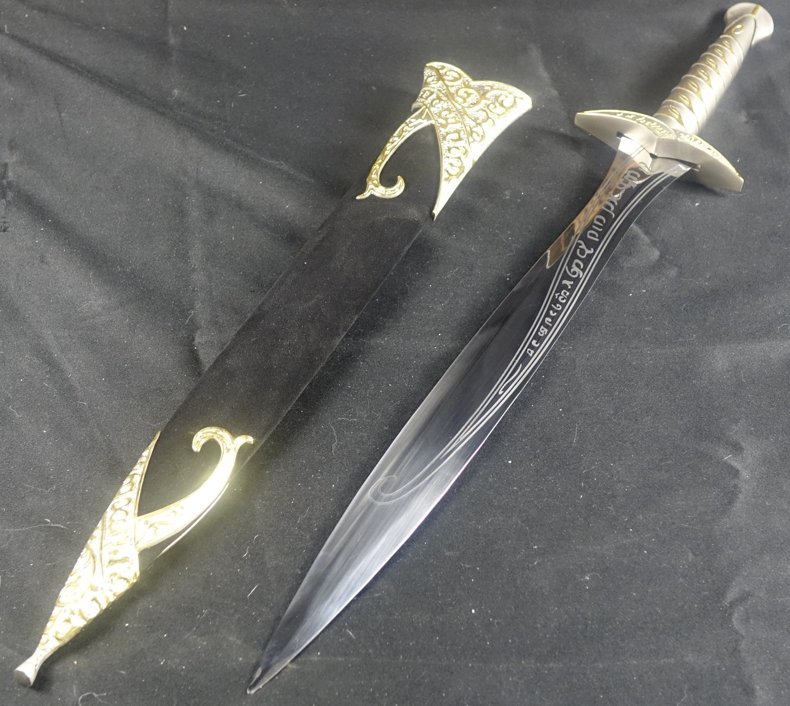 NEW THE STING SWORD OF FRODO MEDIEVAL ELVISH RINGS DAGGER / PLAQUE / SHEATH