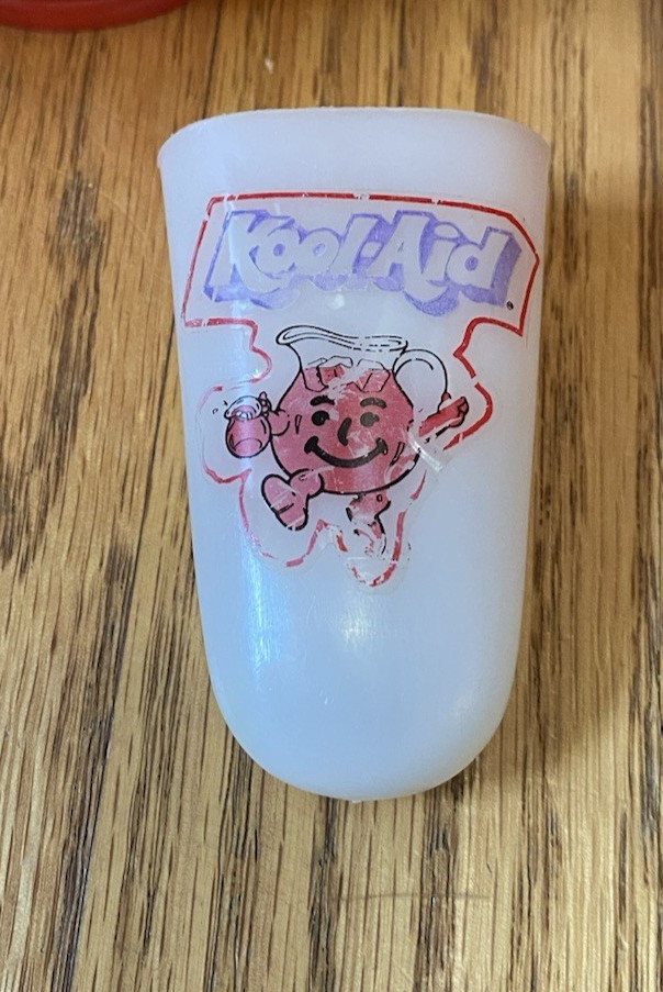 Vintage Kool Aid Man Smiling Face Red Plastic 2qt Pitcher Jug & 4 Cups Popsicle