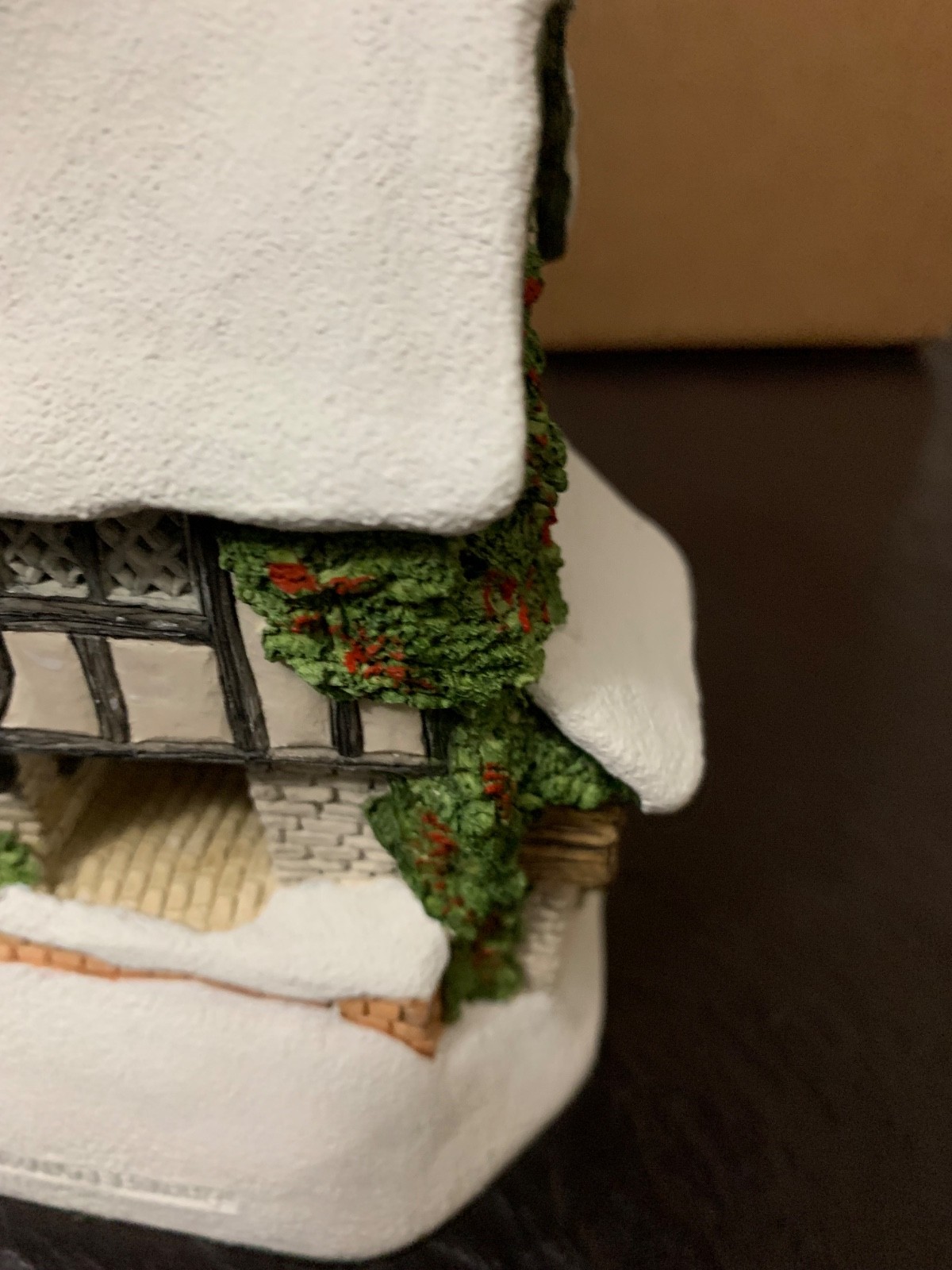 David Winter The toymakers cottage Handmade and Hand painted 1994