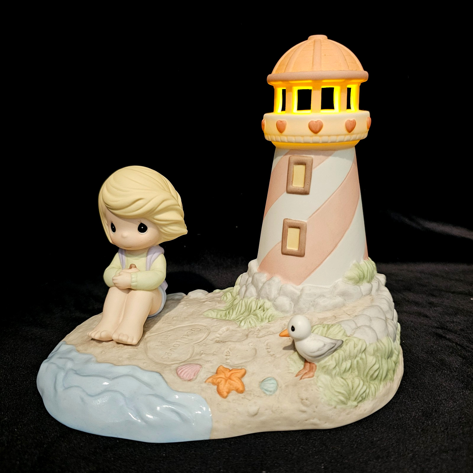 Precious Moments God’s Love Is My Guiding Light House Chapel Exclusive Lights Up